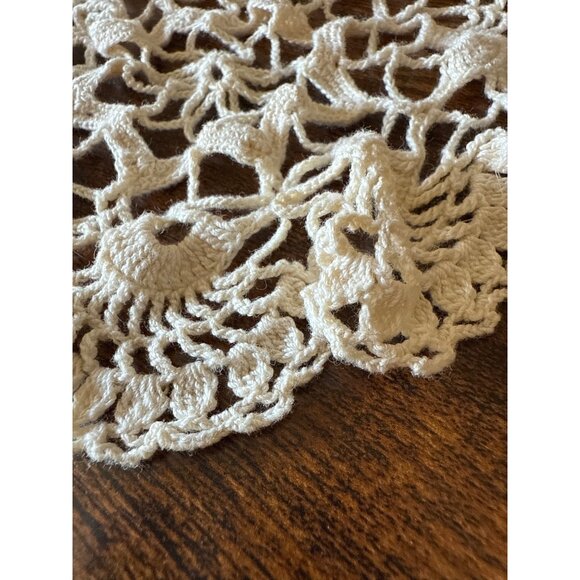Vintage Crochet Doilies & Embroidered Table Mats Set Of 5 - Picture 10 of 16